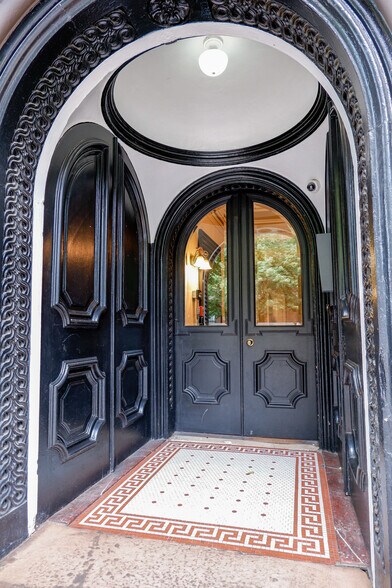 More Photos Of 103 W Monument St, Baltimore Apartments For Sale