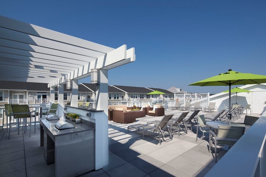 More Photos Of 200-220 Trotter Rd, Weymouth Apartments For Lease