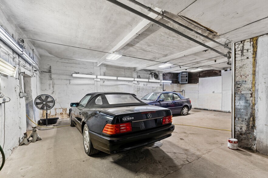 More Photos Of 210 Washington St, Boston Auto Repair For Sale