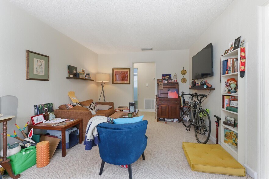 More Photos Of 642 Harwood St, Orlando Apartments For Sale