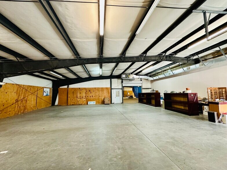 More Photos Of 3720 Wesley St, Myrtle Beach Warehouse For Lease