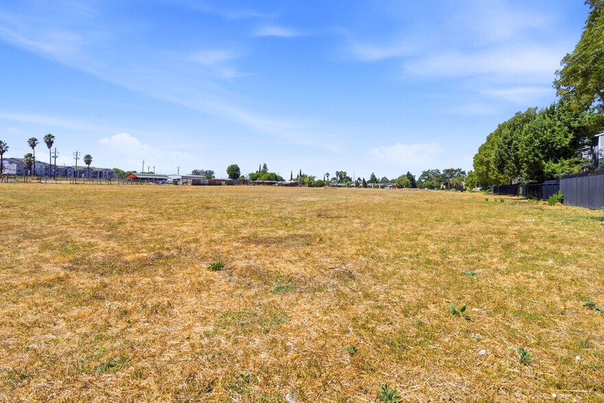 More Photos Of 1798 Blossom Ave, Fairfield Land For Sale