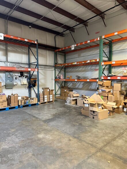 More Photos Of 11447 Challenger Ave, Odessa Warehouse For Lease