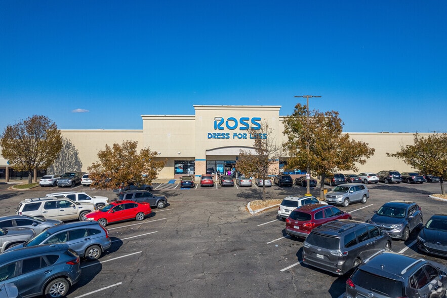 More Photos Of 11888 Marsh Ln, Dallas Unknown For Lease