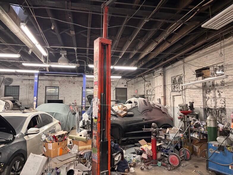 More Photos Of 1651 Utica Ave, Brooklyn Auto Repair For Lease
