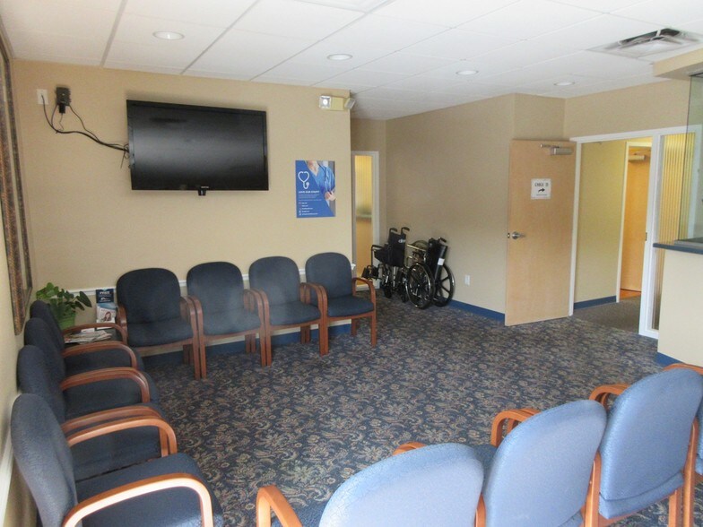 More Photos Of 1264 Malabar Rd SE, Palm Bay Office For Sale