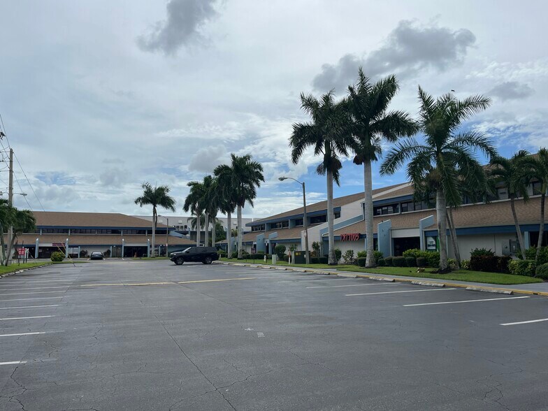 More Photos Of 12995 S Cleveland Ave, Fort Myers Unknown For Lease