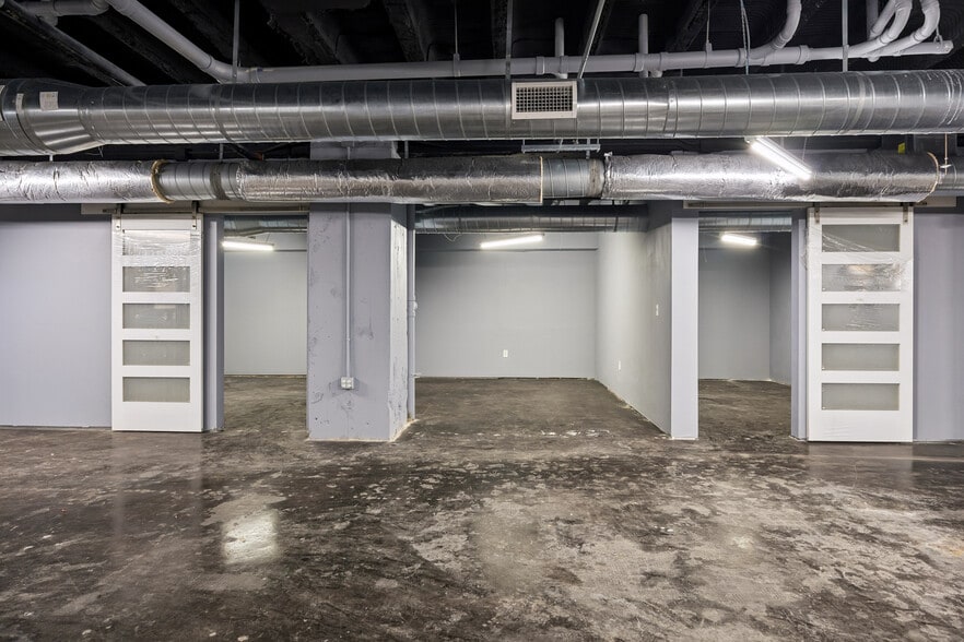 More Photos Of 917 Main St, Houston Apartments For Sale