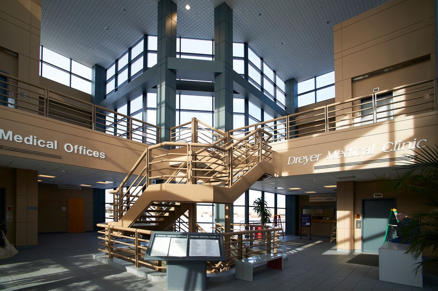 More Photos Of 4050-4100 Healthway Dr, Aurora Medical For Lease