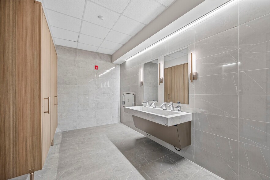 More Photos Of 17766 Verde Pky, Schertz Medical For Sale