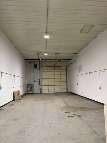 More Photos Of 2135 Maxim Dr, Rockdale Warehouse For Lease