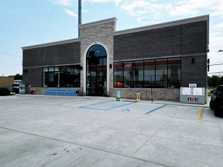More Photos Of 4050 15 Mile Rd, Sterling Heights Service Station For Lease
