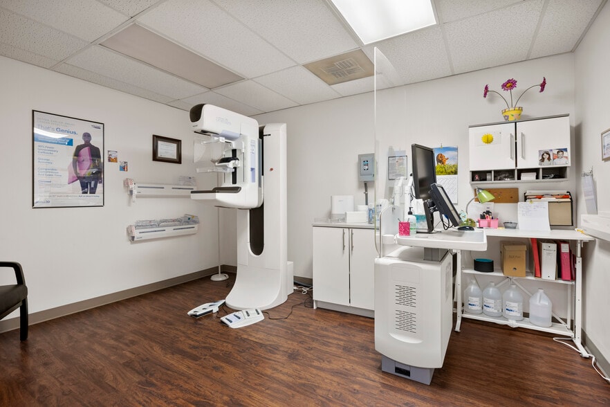 More Photos Of 2 Chelsea Pl, Clifton Park Medical For Sale