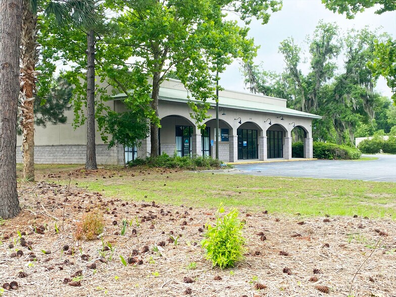 More Photos Of 313 Laurel Bay Rd, Beaufort Unknown For Lease