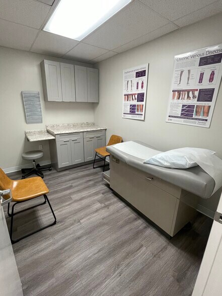 More Photos Of 3700 Washington St, Hollywood Medical For Lease