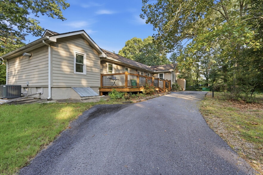 More Photos Of 3365 Thompson Bridge Rd, Gainesville Freestanding For Sale