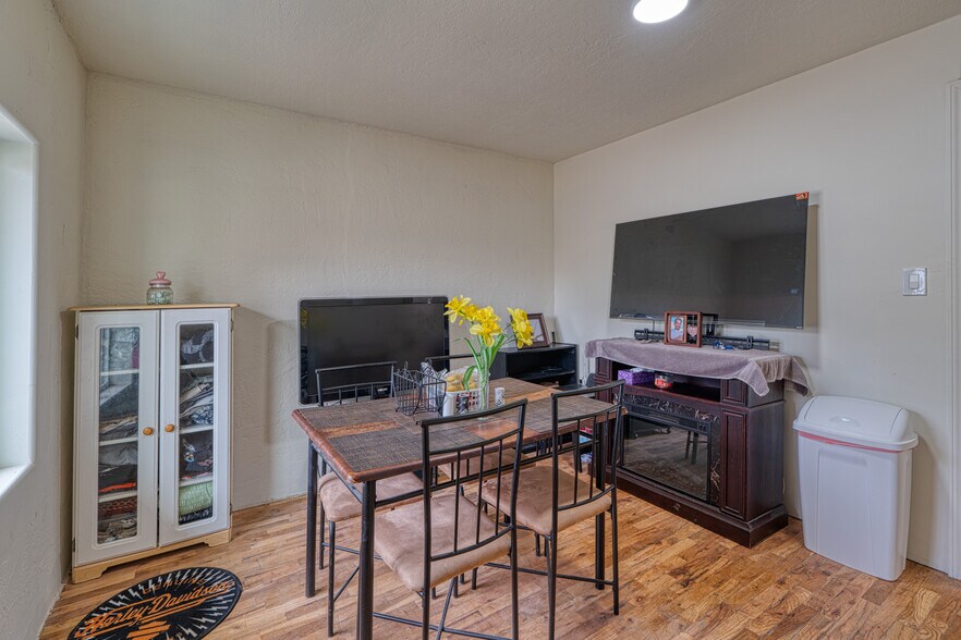 More Photos Of 720-724 School St, Espanola Apartments For Sale