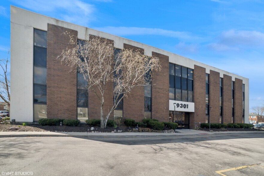 More Photos Of 9301 Golf Rd, Des Plaines Medical For Lease