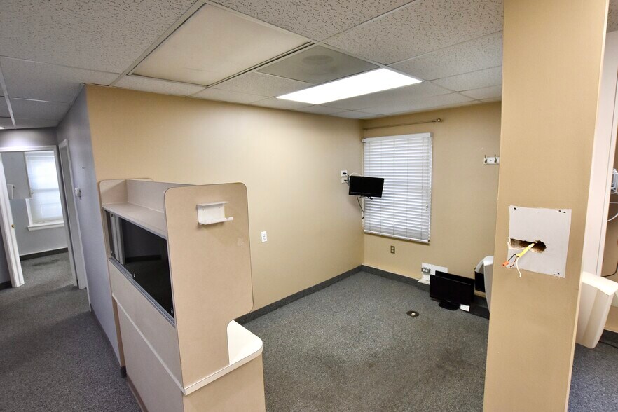 More Photos Of 9313-9333 N Haggerty Rd, Plymouth Office For Lease