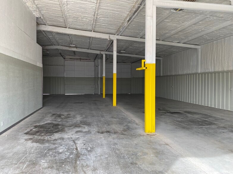More Photos Of 4700 S County Road 1310, Odessa Warehouse For Lease