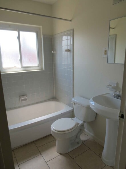 More Photos Of 8400-8414 Anthony Wayne Ave, Cincinnati Apartments For Sale