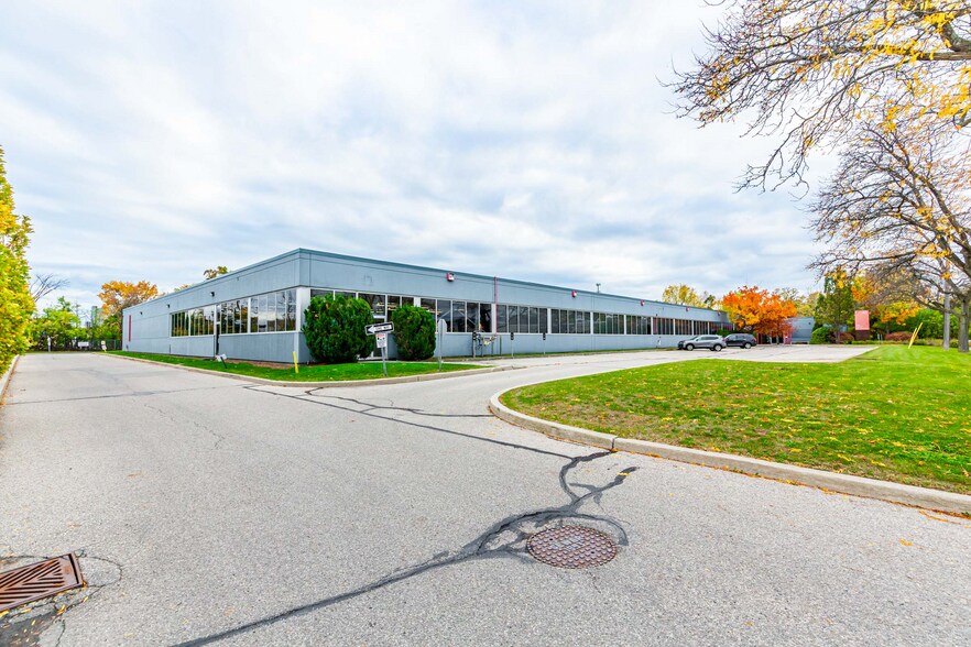 More Photos Of 33 Kern Rd, Toronto Light Distribution For Sale