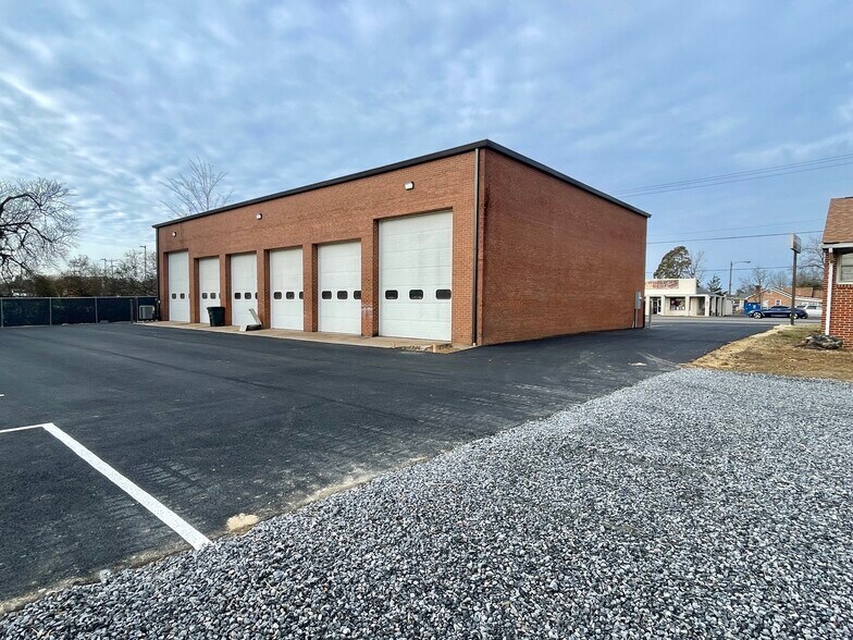 More Photos Of 3925 Lafayette Blvd, Fredericksburg Flex For Lease