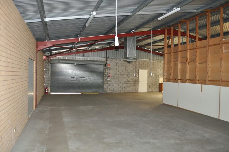 More Photos Of 98 Erskine St, Dubbo Showroom For Lease