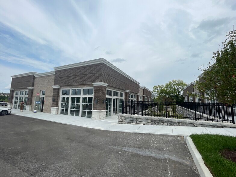 More Photos Of 0 Longpoint Way, Franklin Unknown For Lease