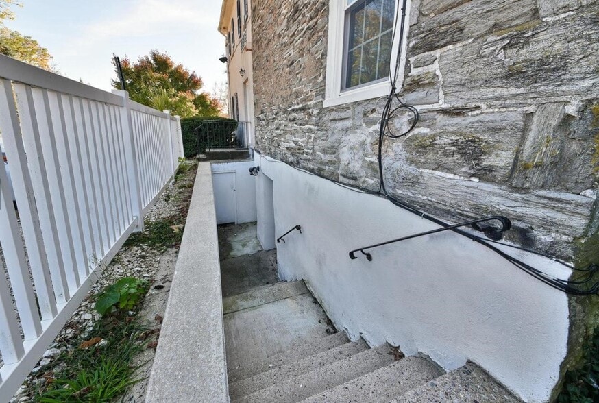 More Photos Of 808 Bethlehem Pike, Glenside Office For Sale