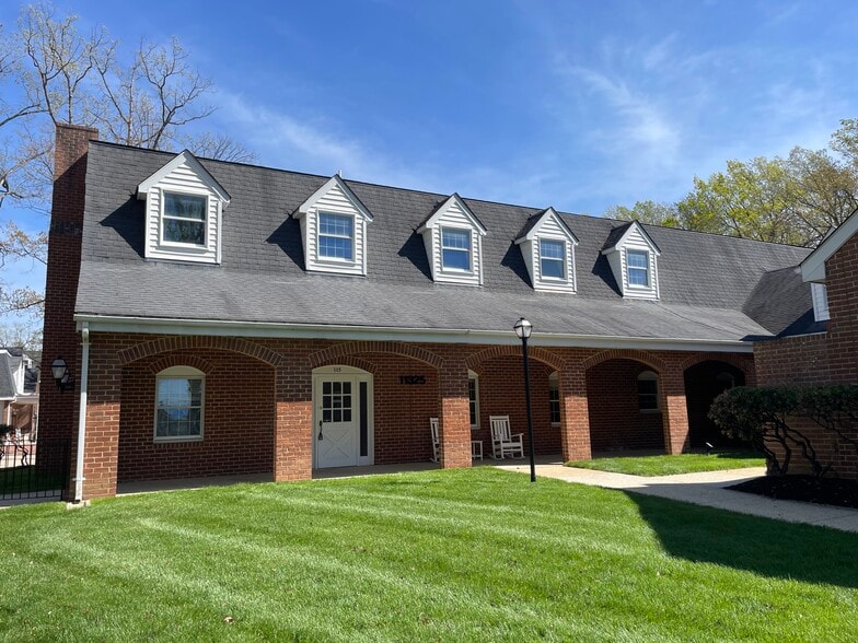 Primary Photo Of 11325 Pembrooke Sq, Waldorf Medical For Sale