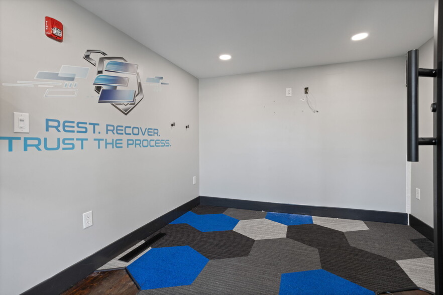 More Photos Of 300 South St, Simpsonville Apartments For Sale