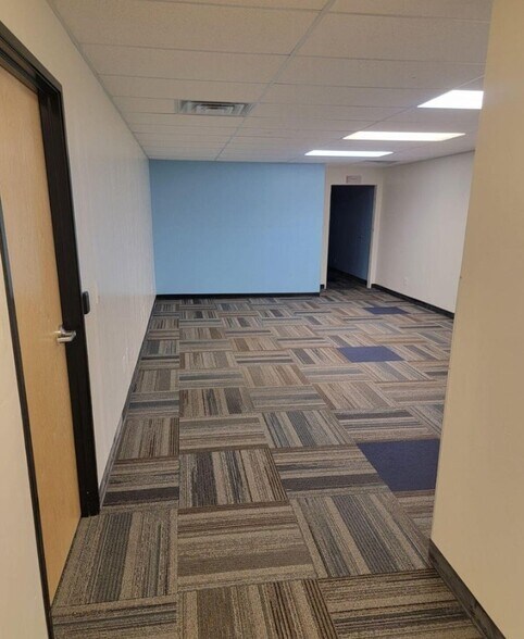 More Photos Of 2705 N 4th St, Flagstaff Office For Sale