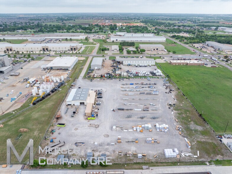 More Photos Of 3116 S Council Rd, Oklahoma City Manufacturing For Lease
