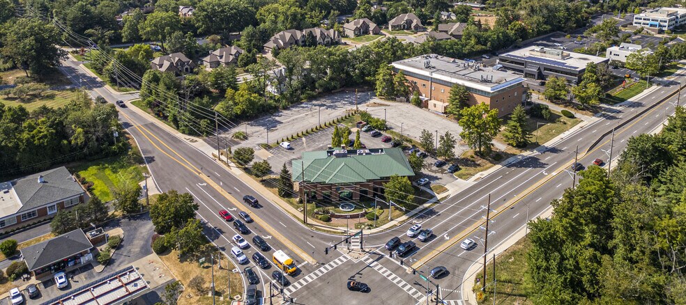 More Photos Of 105 N Lindbergh Blvd, Creve Coeur General Retail For Sale