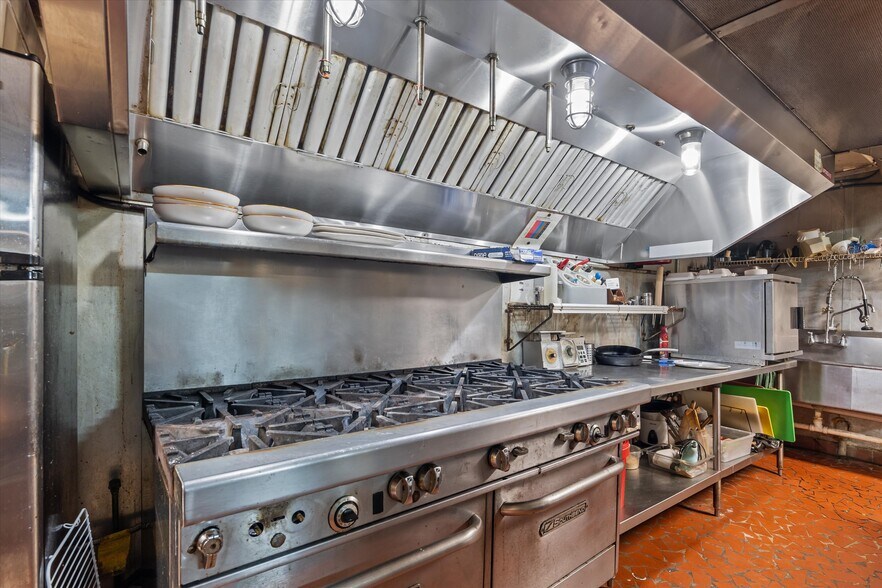 More Photos Of 3044 Deans Bridge Rd, Augusta Restaurant For Sale