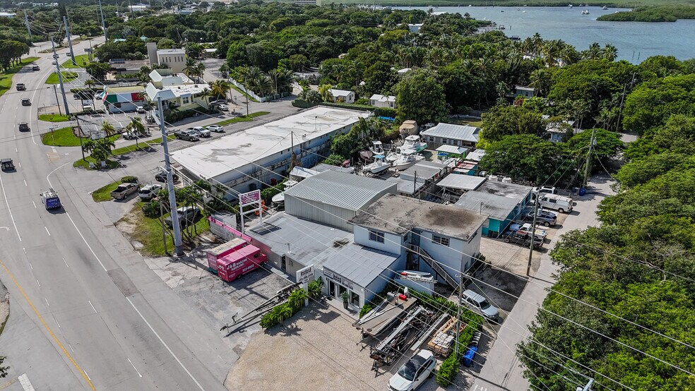 More Photos Of 131-135 Ellis Dr, Tavernier Storefront Retail Residential For Sale