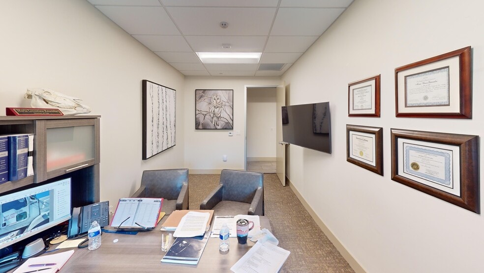 More Photos Of 700 S 3rd St, Las Vegas Office For Lease