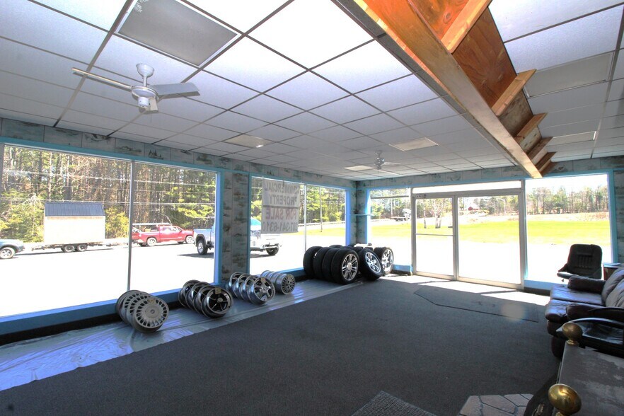 More Photos Of 20 Estes Ave, Palmyra Auto Dealership For Sale