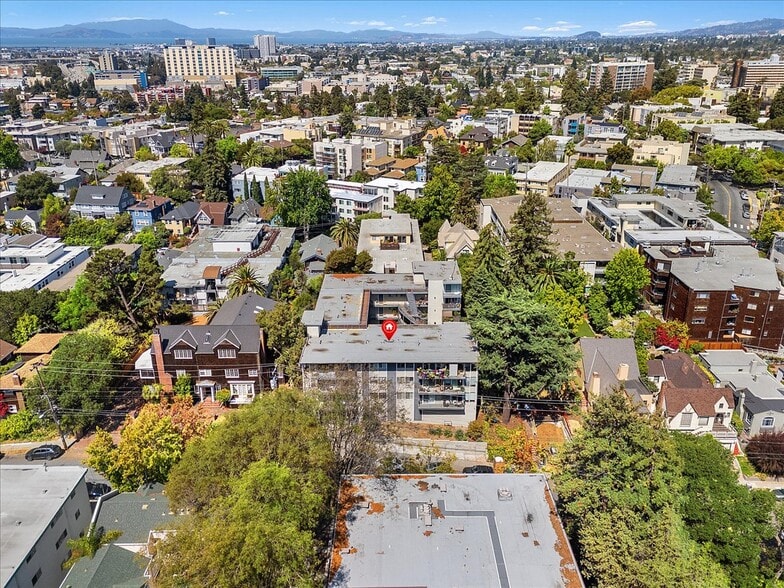 More Photos Of 671 Vernon St, Oakland Apartments For Sale