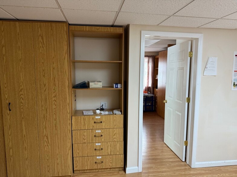 More Photos Of 90 Medford Ave, Patchogue Medical For Sale