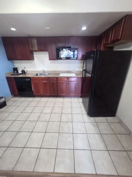 More Photos Of 2261 E Irlo Bronson Memorial Hwy, Kissimmee Hotel For Sale