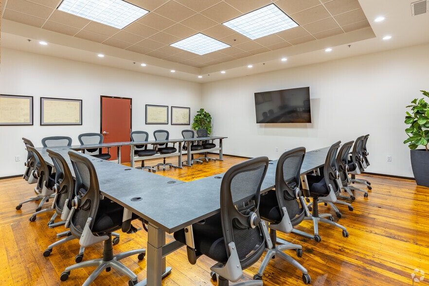 More Photos Of 1450 Greene St, Augusta Unknown For Lease