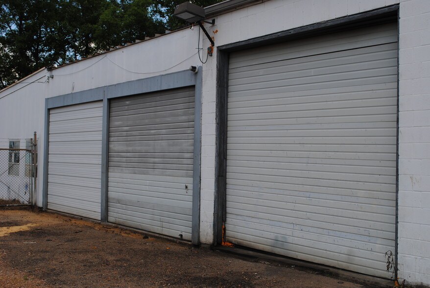 More Photos Of 2600 Medgar Evers Blvd, Jackson Auto Repair For Sale