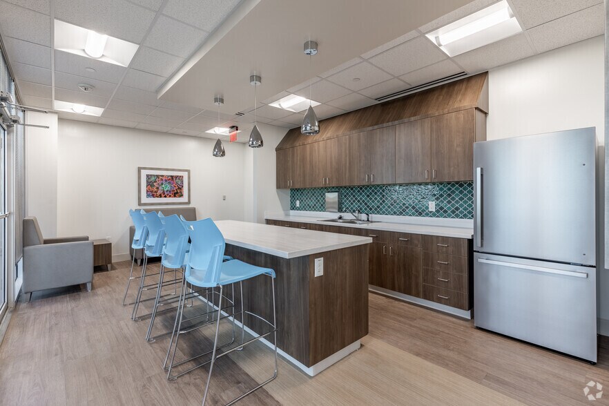 More Photos Of 540 Madison Oak Dr, San Antonio Medical For Lease