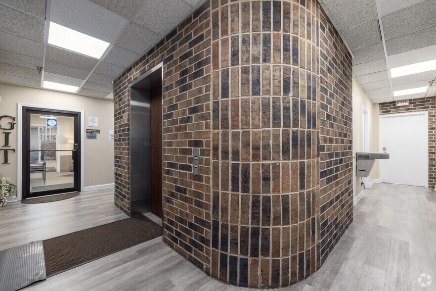 More Photos Of 930 W 175th St, Homewood Office For Sale