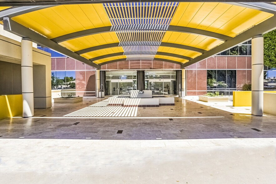 More Photos Of 4500 S Lakeshore Dr, Tempe Coworking Space