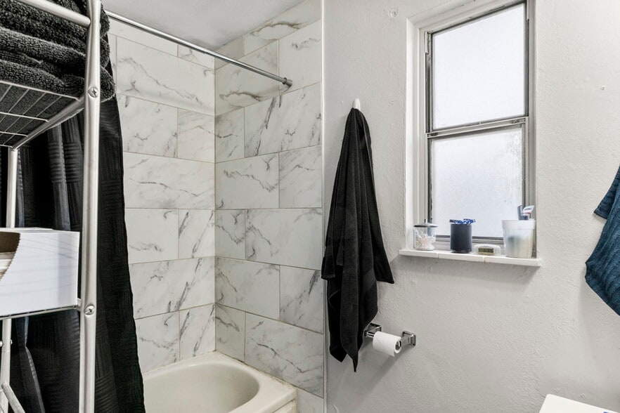 More Photos Of 1129 Akron St, Aurora Apartments For Sale