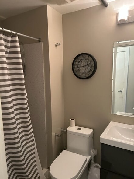 More Photos Of 260 S 4th St, Columbus Apartments For Sale