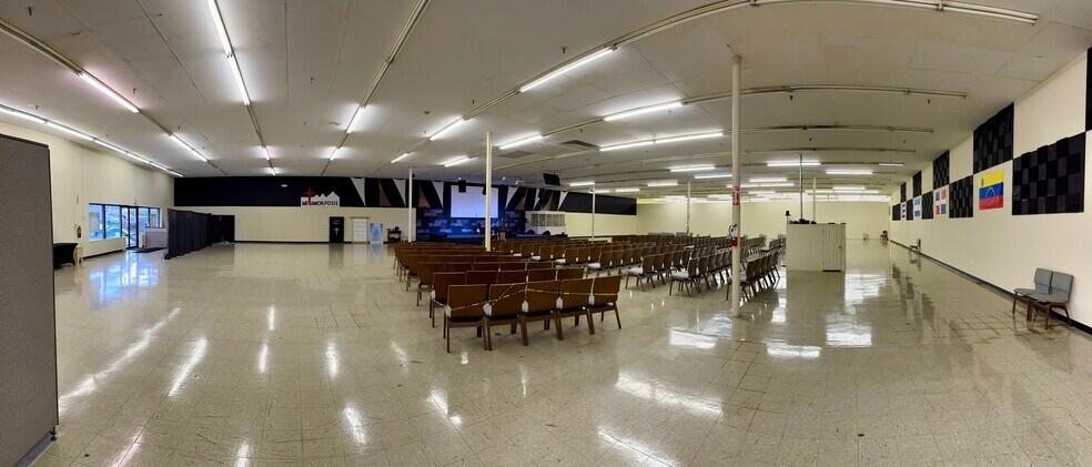 More Photos Of 3200 Roosevelt Blvd, Middletown Unknown For Lease